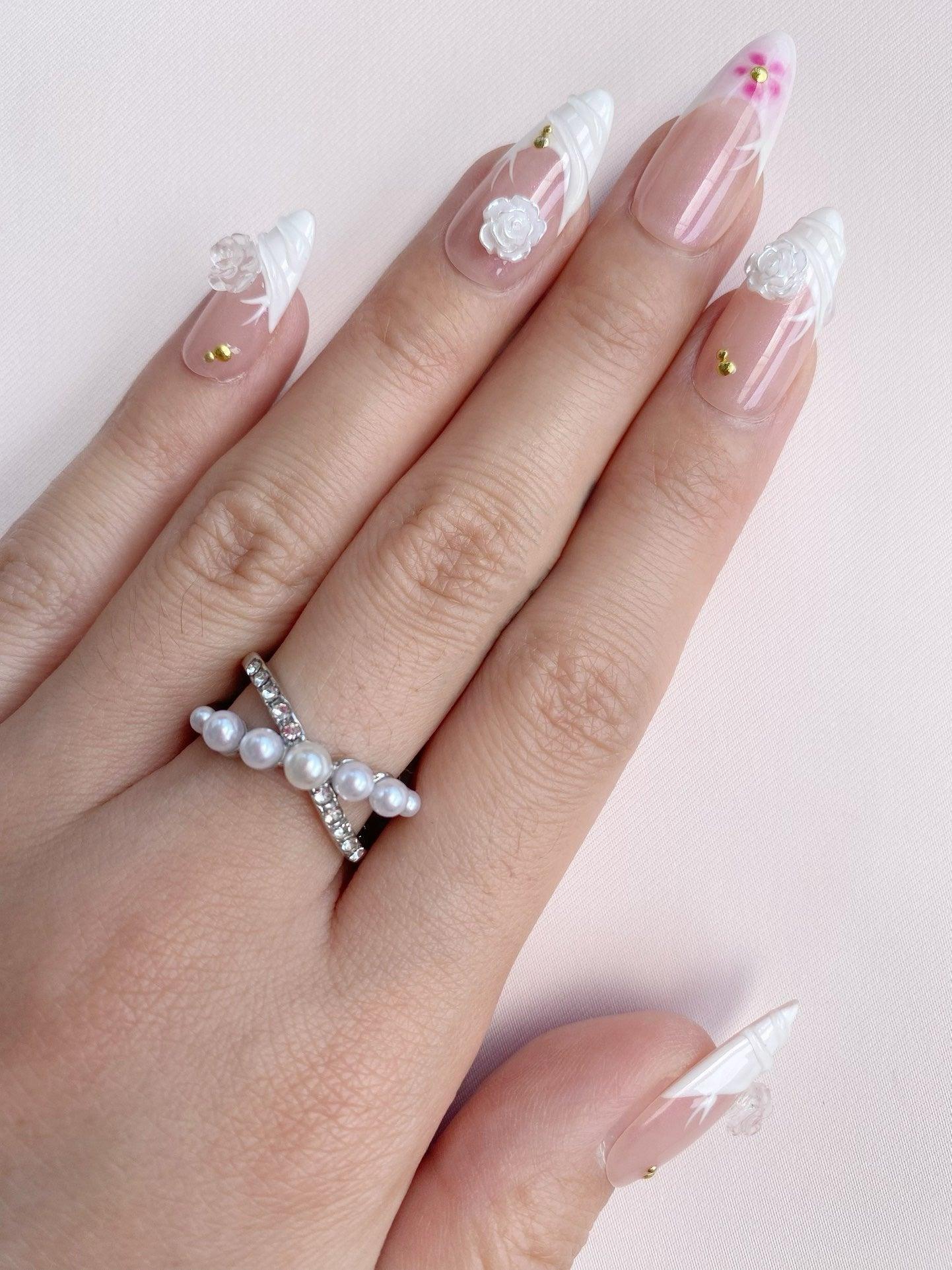 Blooming Petals - GO2NAIL MEDIUM LONG ALMOND PressOnNails