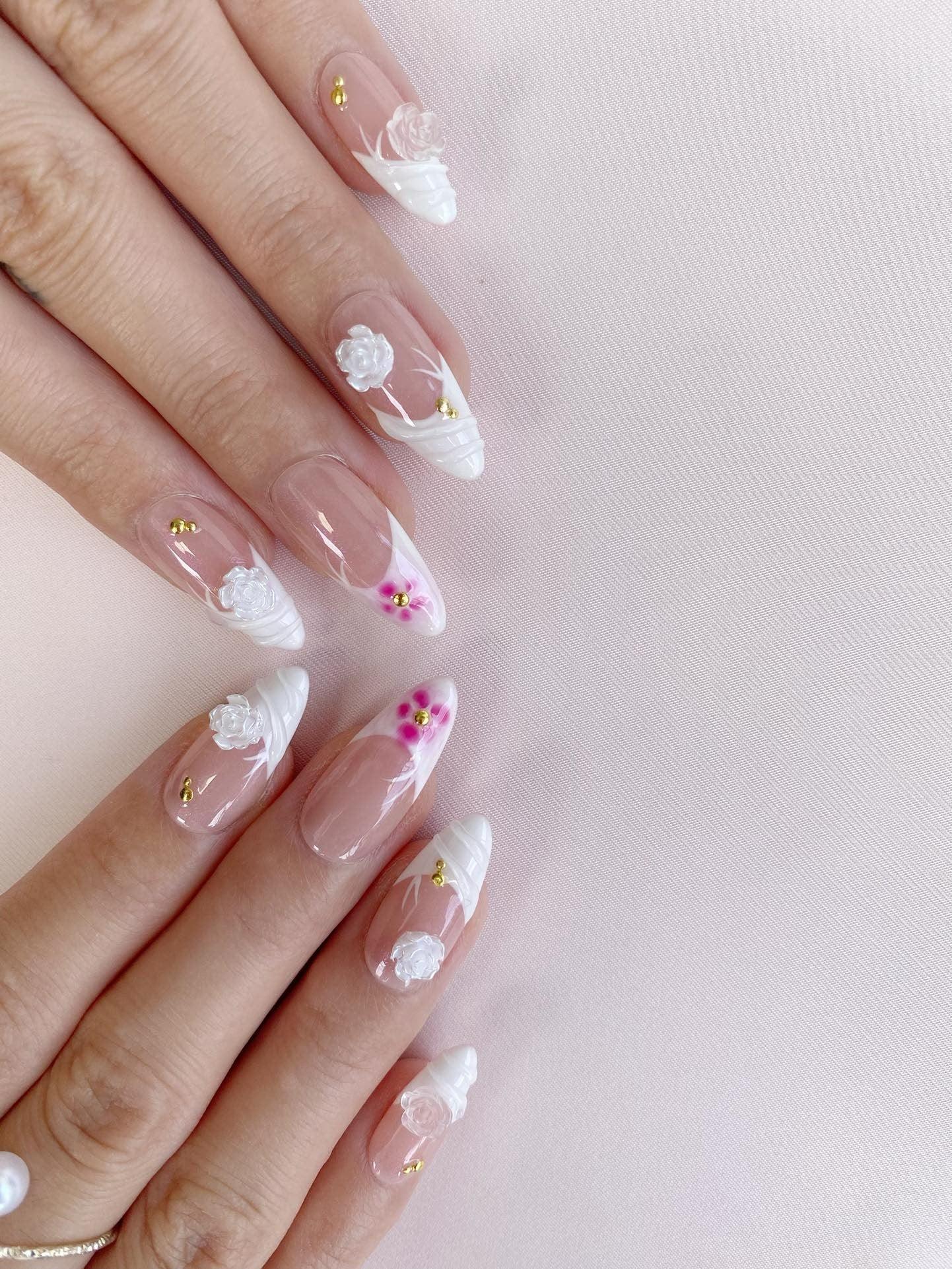 Blooming Petals - GO2NAIL MEDIUM LONG ALMOND PressOnNails