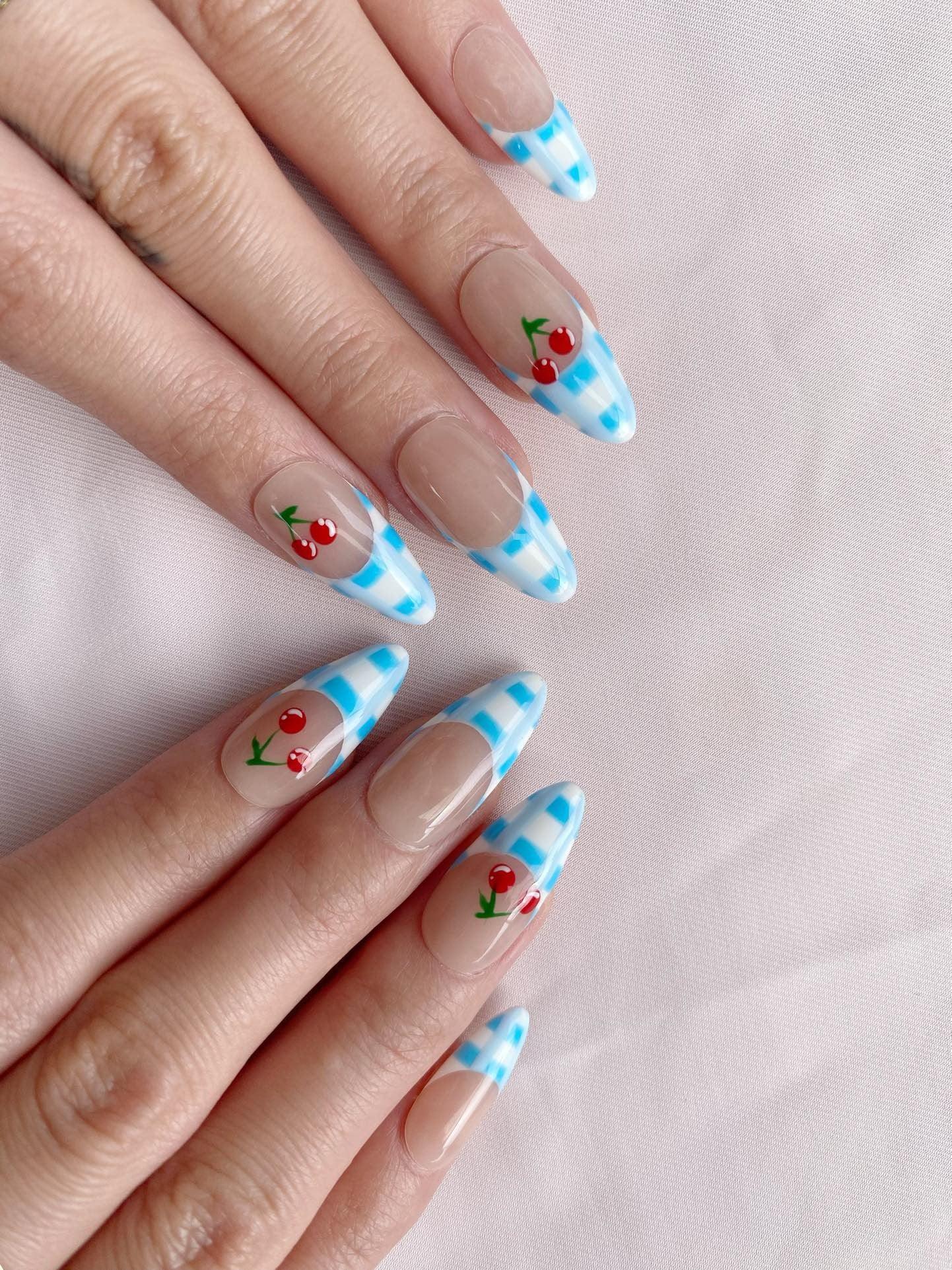 Cherry Check - GO2NAIL MEDIUM ALMOND PressOnNails