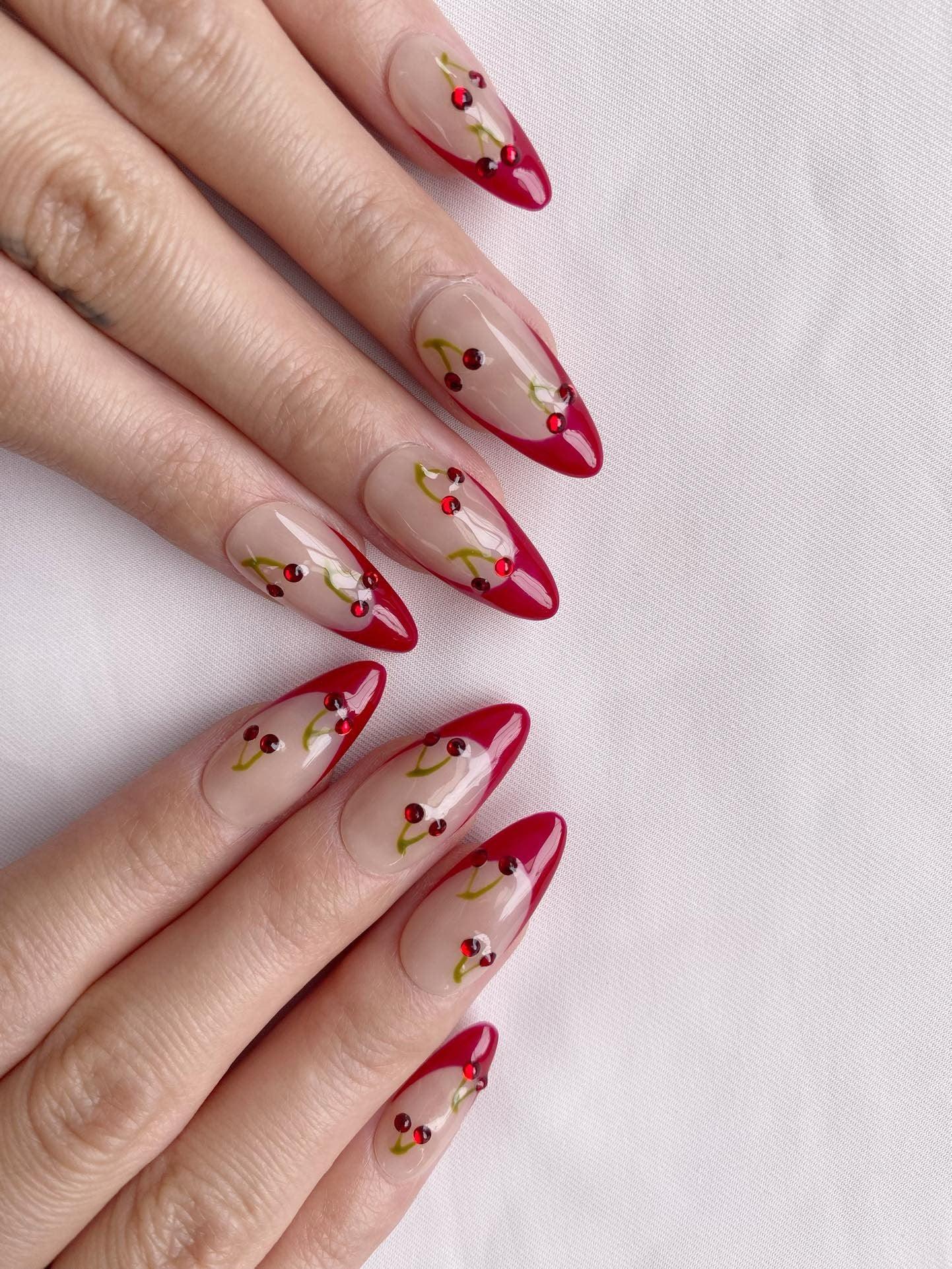Cherry Sweet - GO2NAIL MEDIUM ALMOND PressOnNails