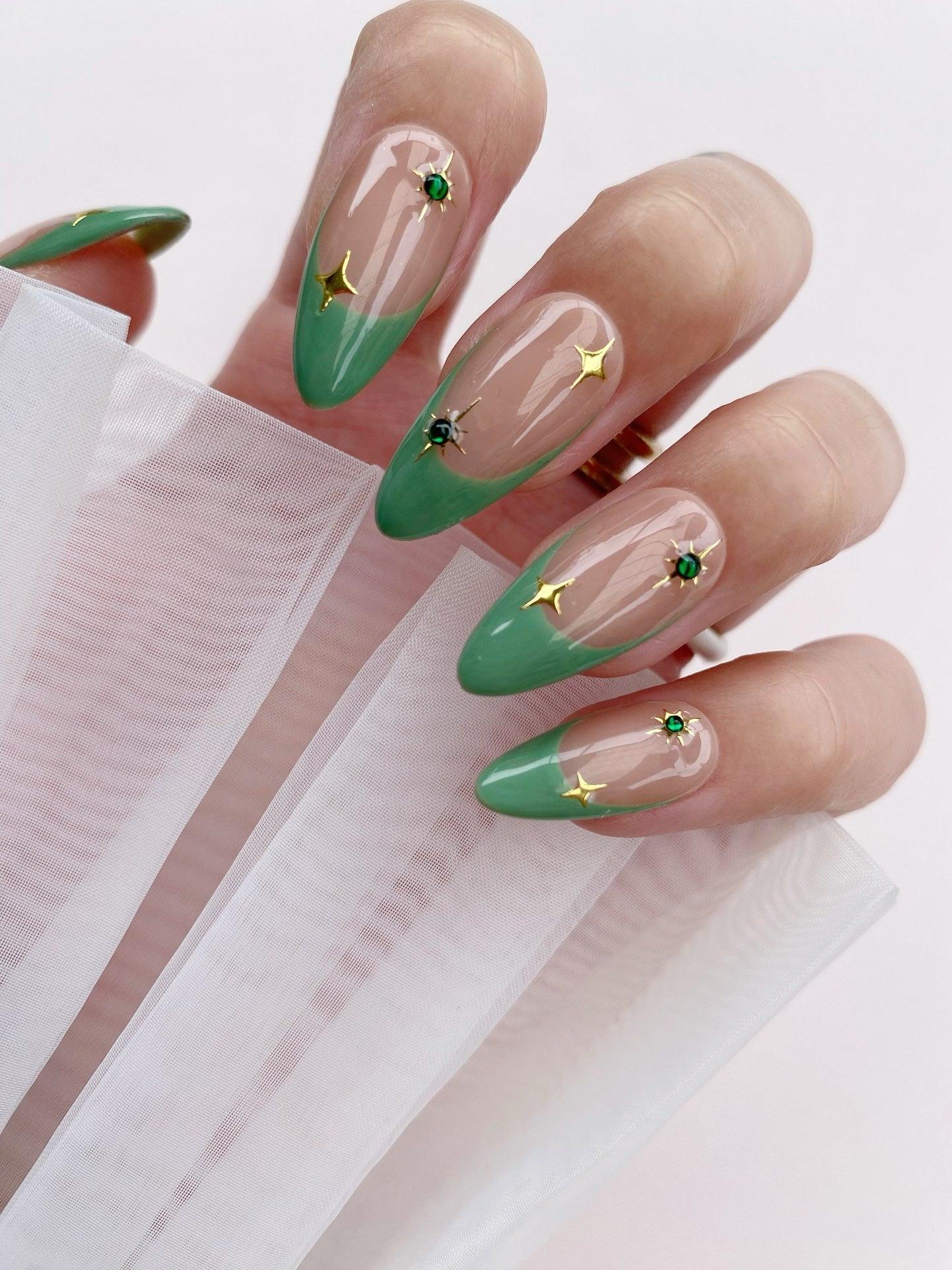 Emerald Stars - GO2NAIL MEDIUM ALMOND PressOnNails
