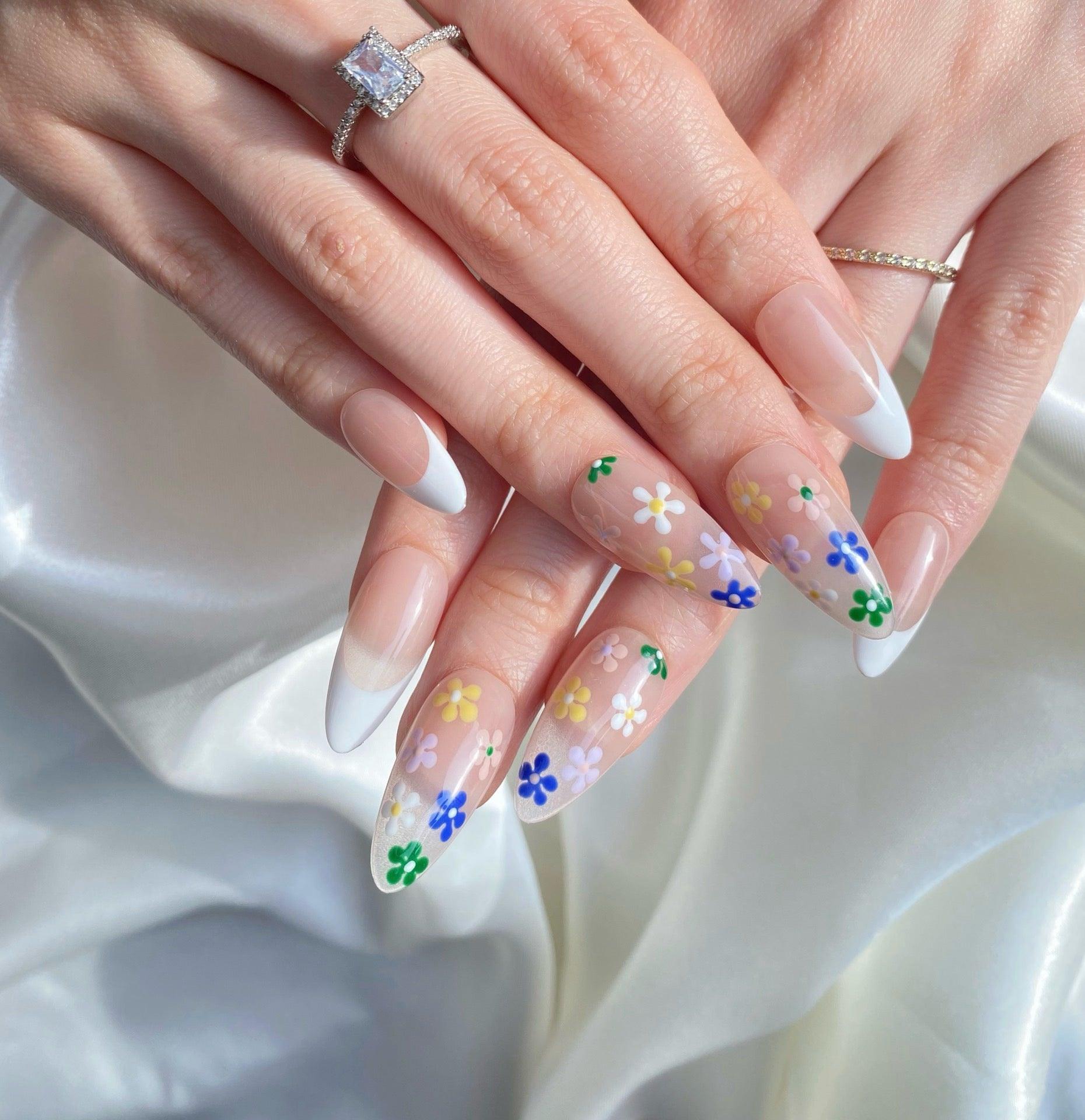 Floral French - GO2NAIL MEDIUM ALMOND PressOnNails