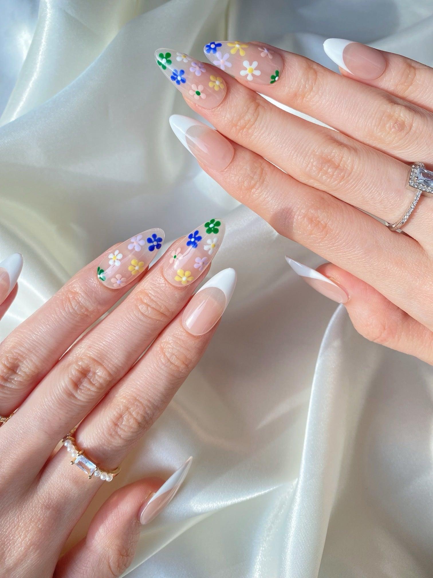 Floral French - GO2NAIL MEDIUM ALMOND PressOnNails