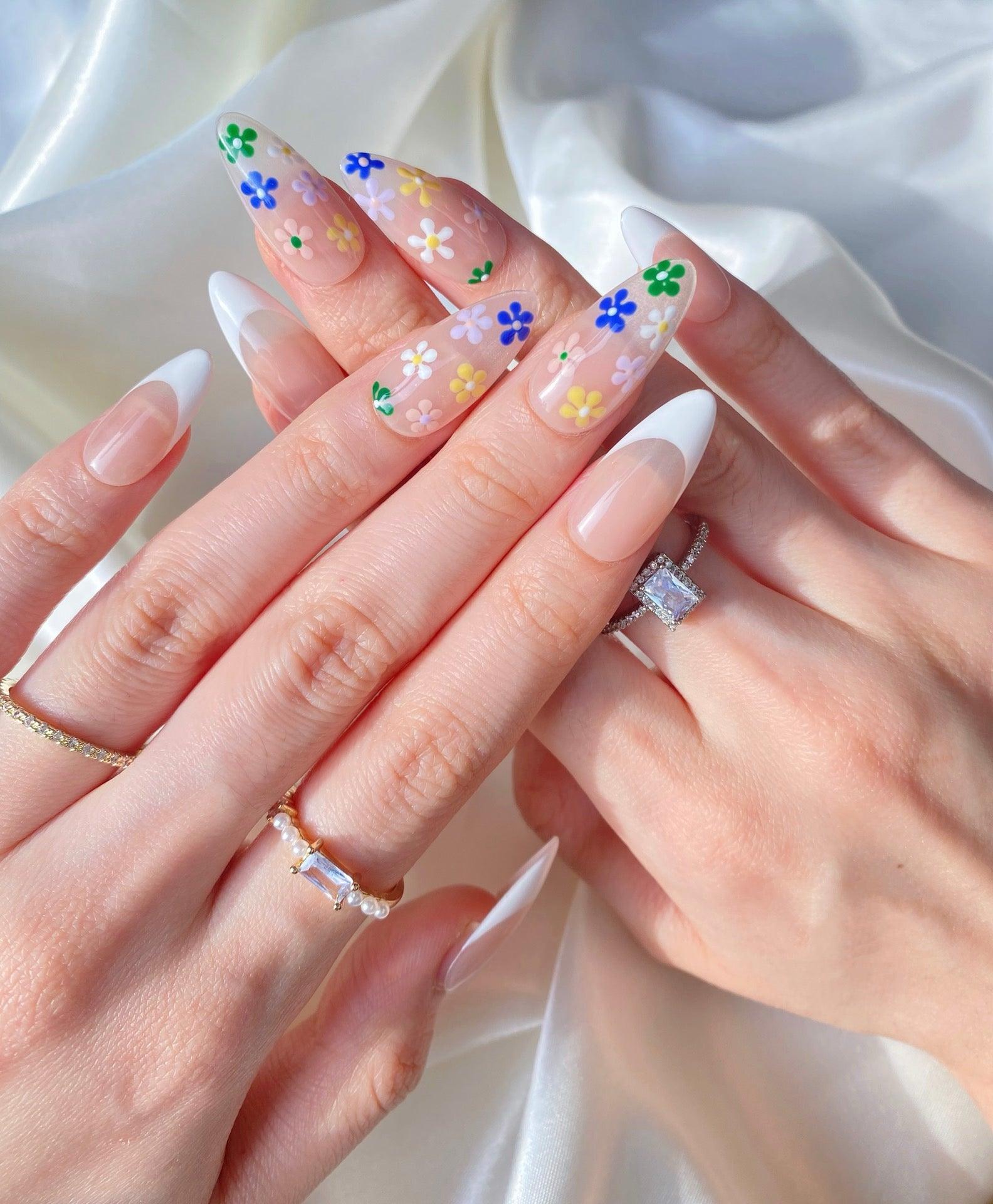 Floral French - GO2NAIL MEDIUM ALMOND PressOnNails