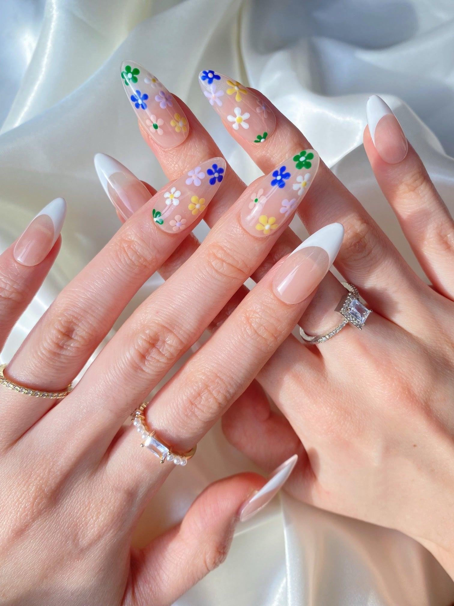 Floral French - GO2NAIL MEDIUM ALMOND PressOnNails