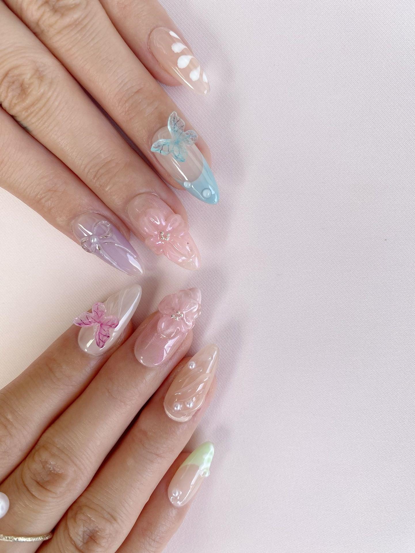 Fluttering Blooms - GO2NAIL MEDIUM ALMOND PressOnNails