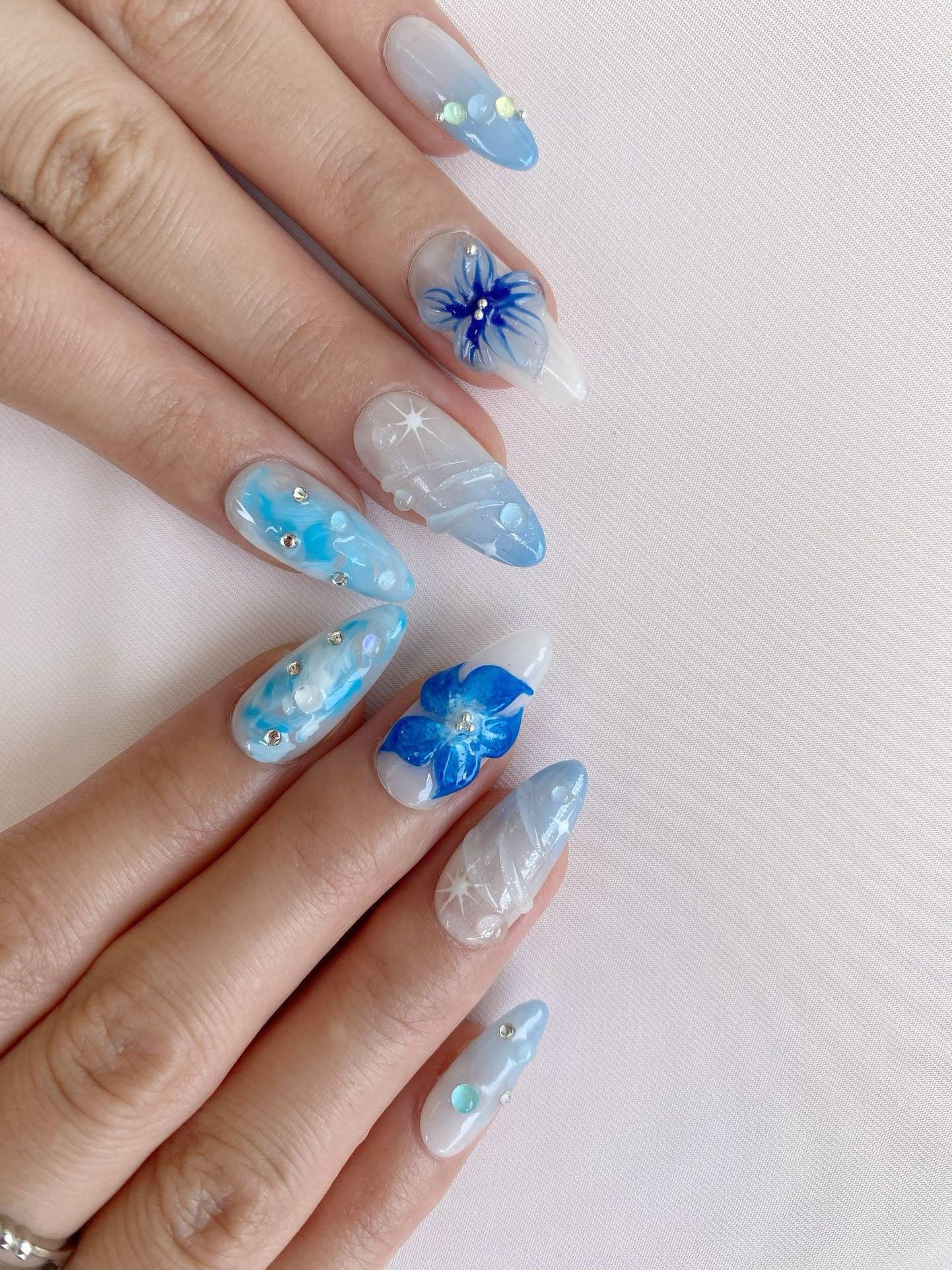 Frost Flower - GO2NAIL MEDIUM ALMOND PressOnNails