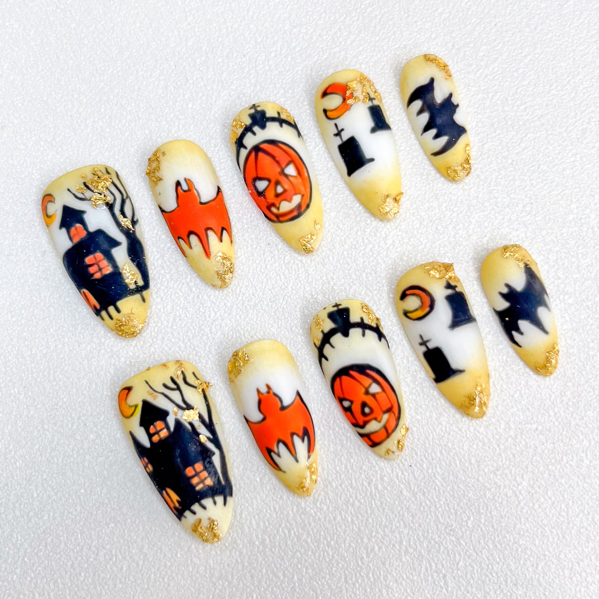 Ghostly Glow - GO2NAIL MEDIUM ALMOND PressOnNails