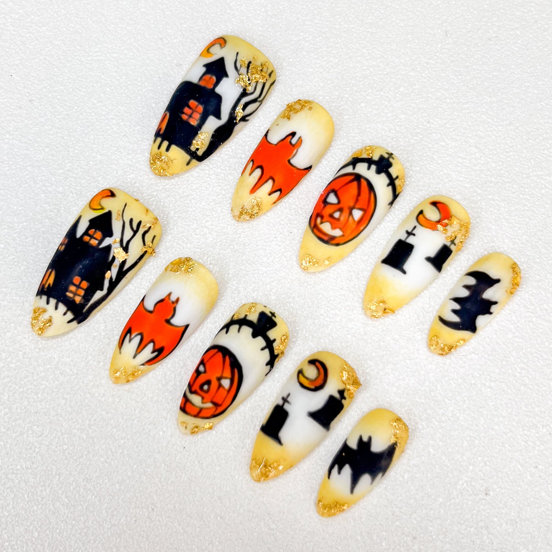 Ghostly Glow - GO2NAIL MEDIUM ALMOND PressOnNails