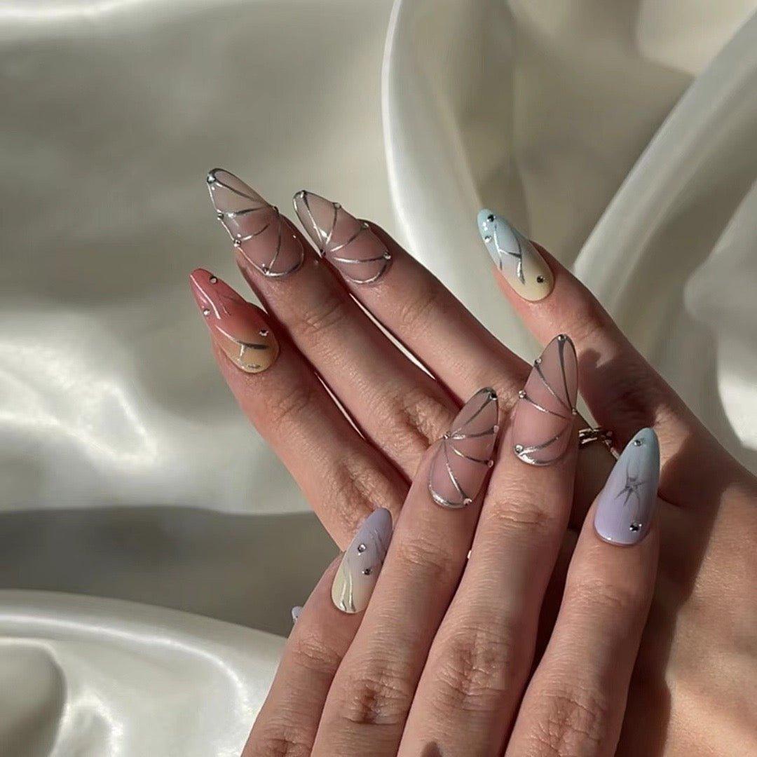 Silver Dream - GO2NAIL MEDIUM ALMOND PressOnNails