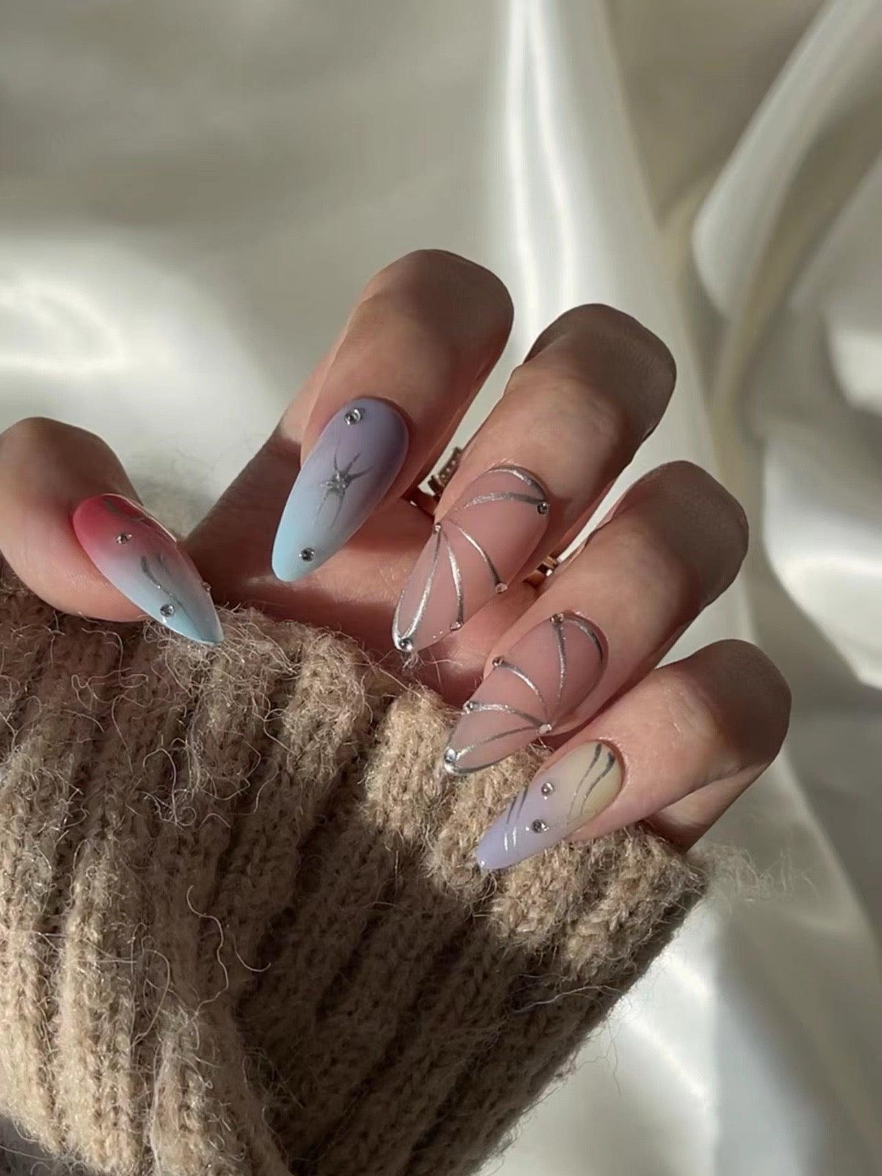 Silver Dream - GO2NAIL MEDIUM ALMOND PressOnNails