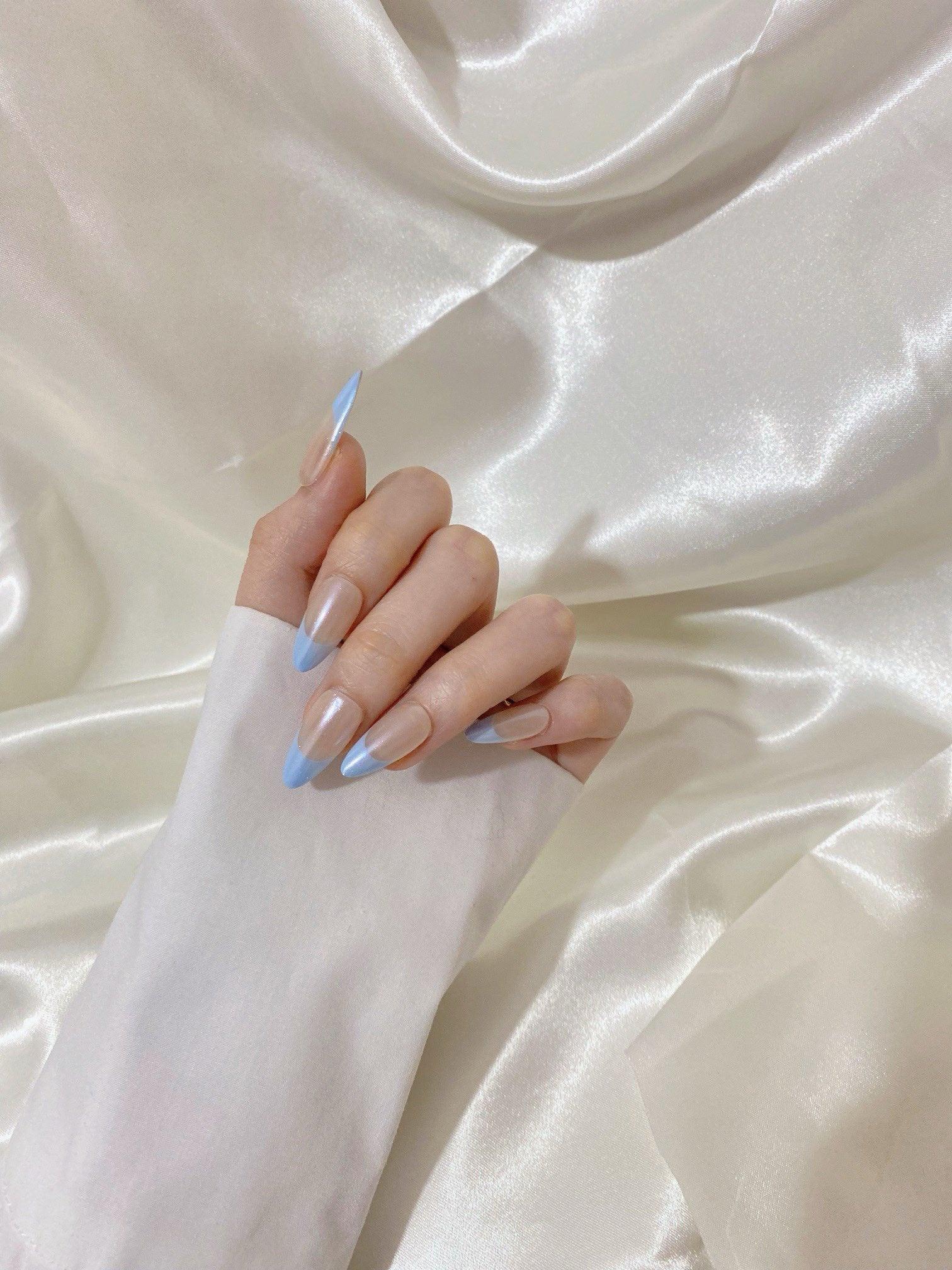 Snow Elegance - GO2NAIL MEDIUM ALMOND PressOnNails