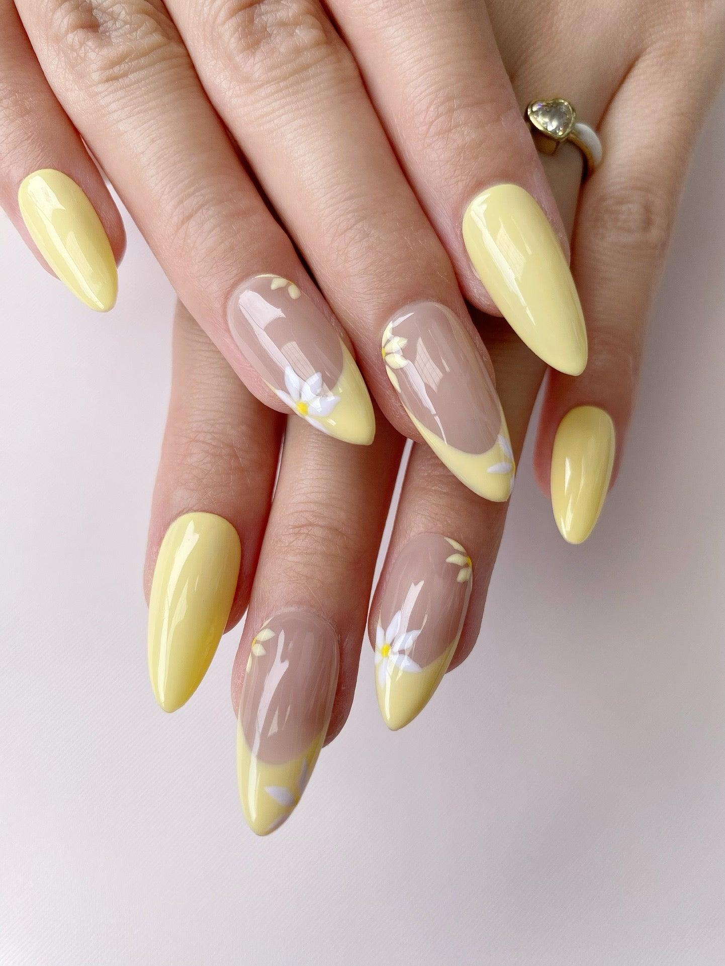 Sunlit Blossom - GO2NAIL MEDIUM ALMOND PressOnNails