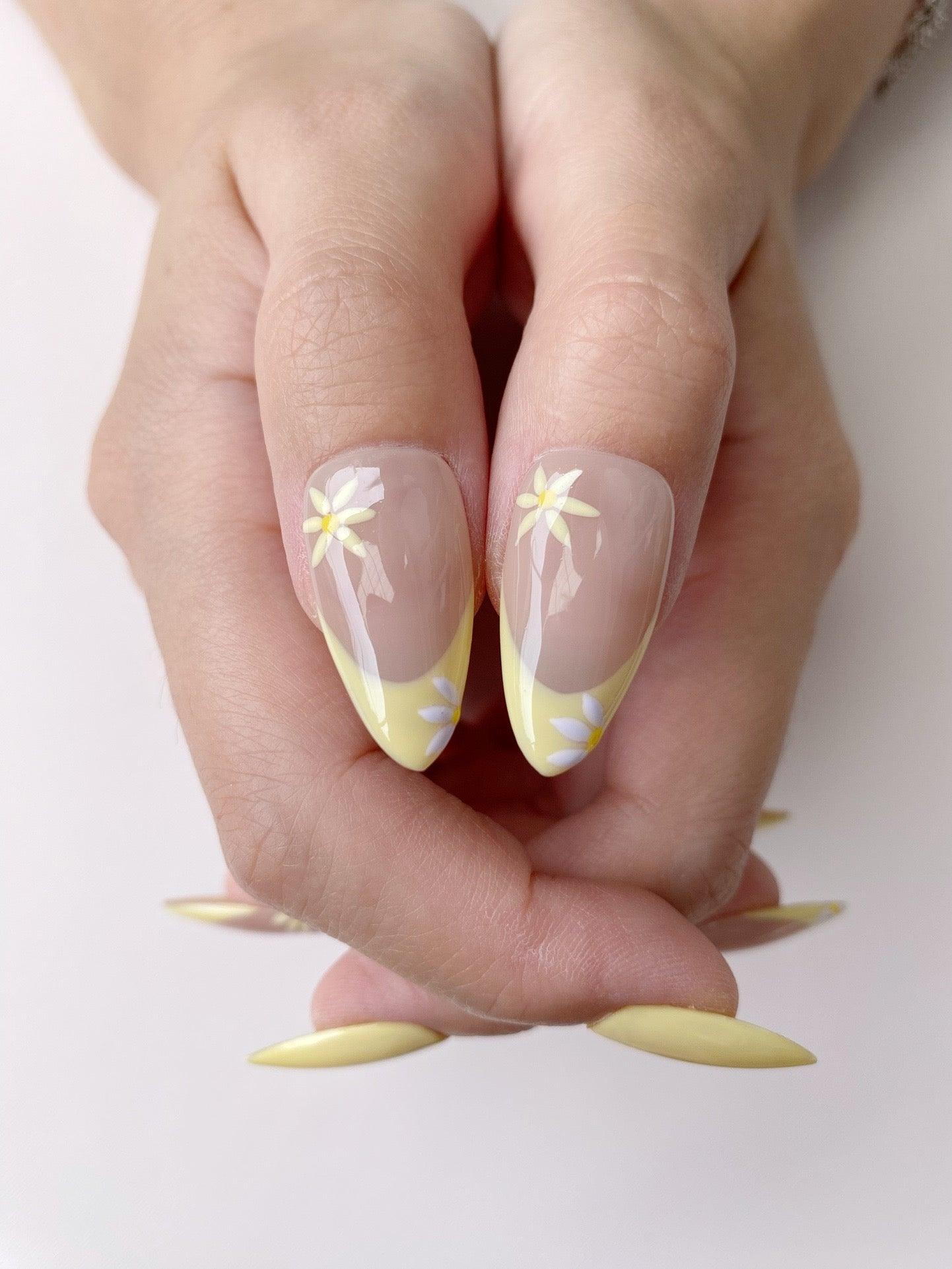 Sunlit Blossom - GO2NAIL MEDIUM ALMOND PressOnNails