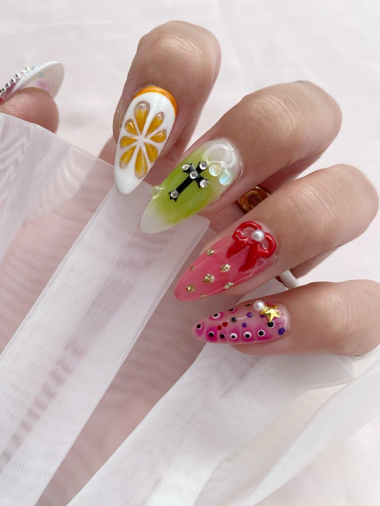 Vivid Wonderland - GO2NAIL MEDIUM ALMOND PressOnNails
