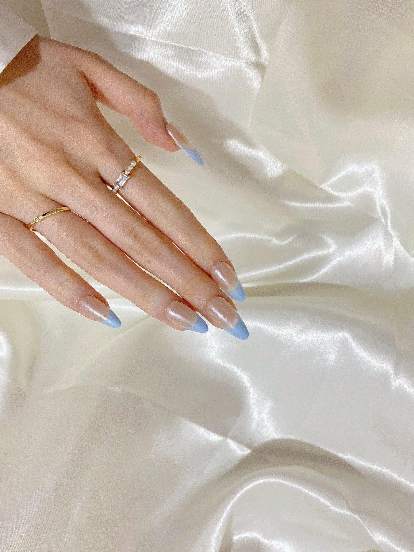 Snow Elegance - GO2NAIL  MEDIUM ALMOND PressOnNails